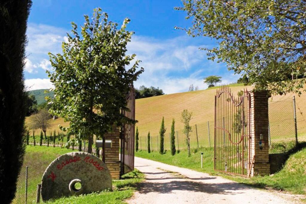 הוילה Castel San Felice Casale Rosso מראה חיצוני תמונה